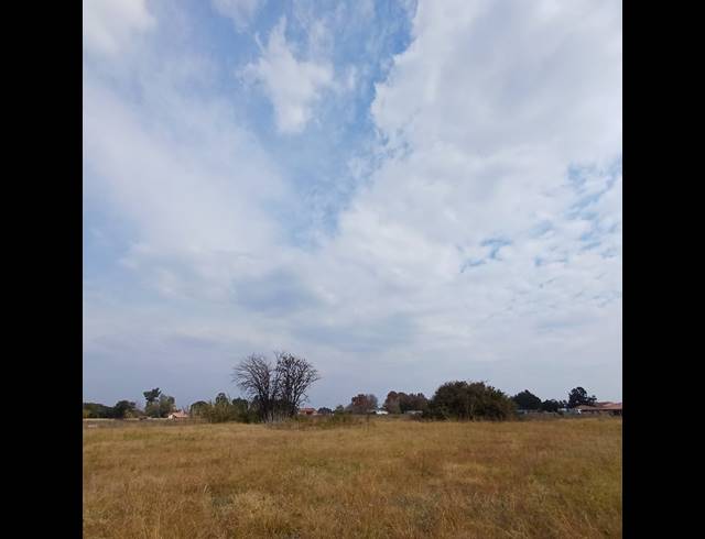 2,000M² VACANT LAND FOR SALE IN KOOKRUS